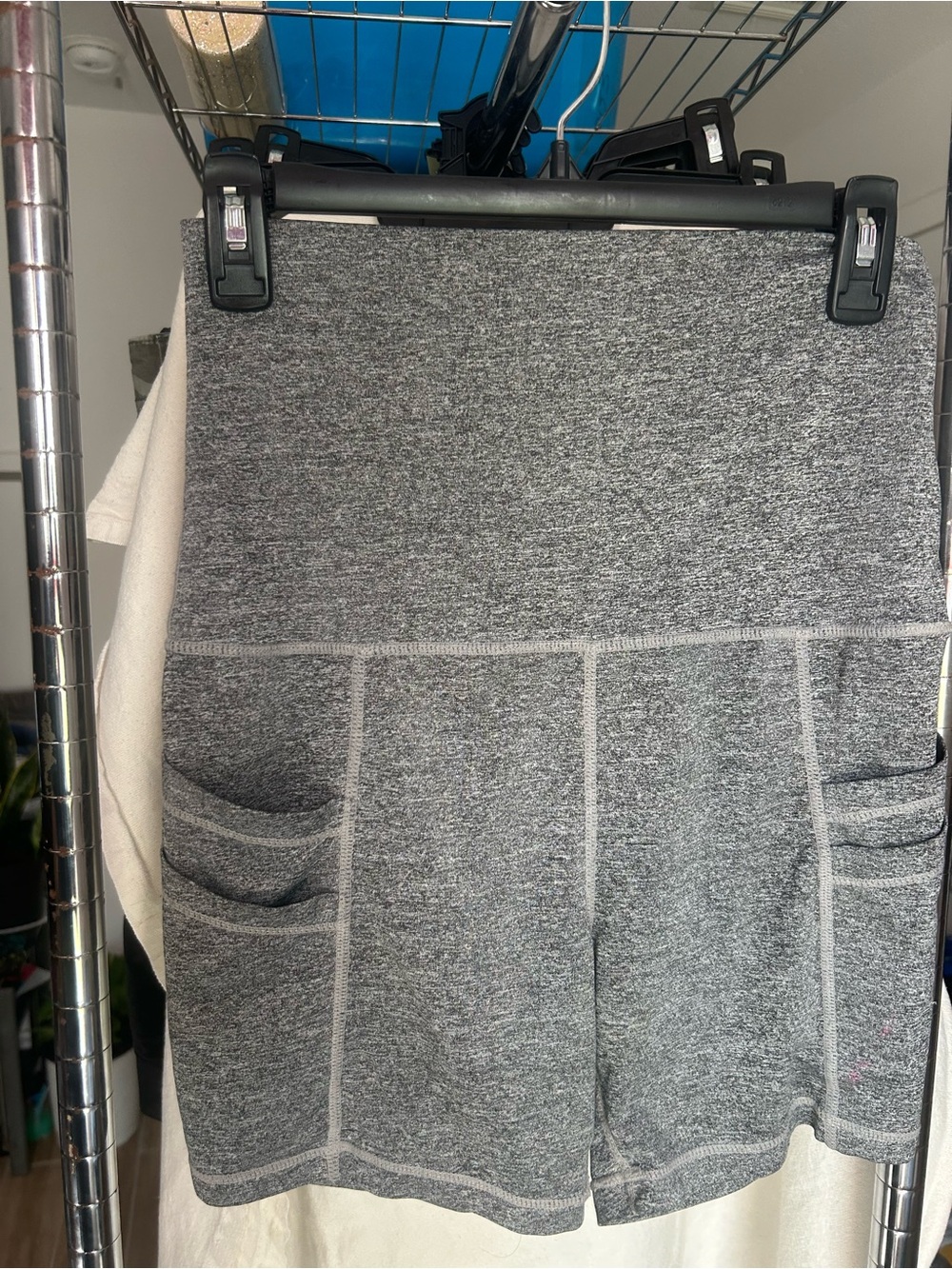 High-Waist Gray Athletic Shorts with Front Pockets